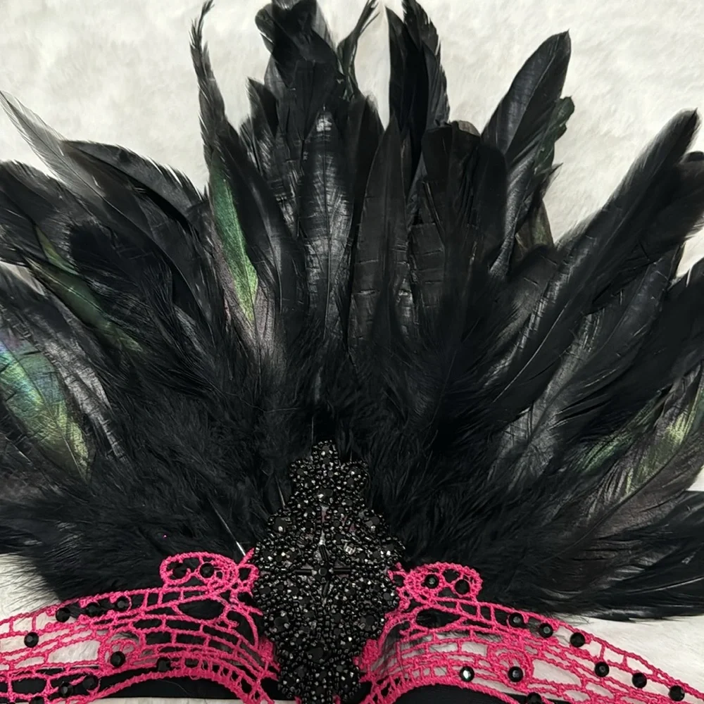 N/A masquerade feather